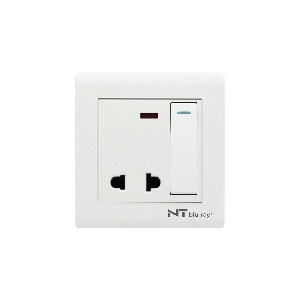 NT blu-ray Primo White 10A 2 Pin MF Socket With Switch