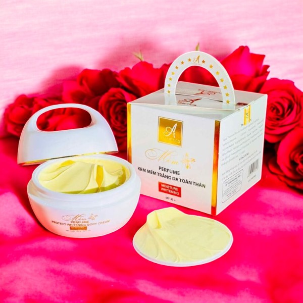 A COSMETICS BODY WHITENING CREAM (150G) MADE IN VIETNAM