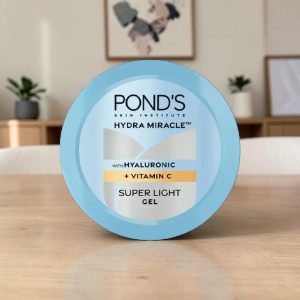 Pond's Hydra Miracle with Hyaluronic + Vitamin C Super Light Gel 100ml (India)