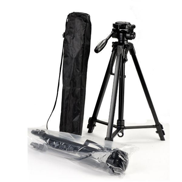 DIGIPOD TR452 Camera Tripod (4.4 Feet)