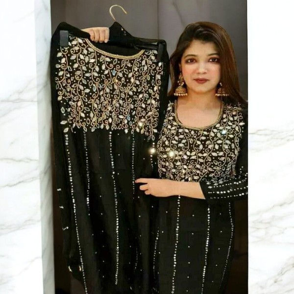 Karchupi Three Piece Set