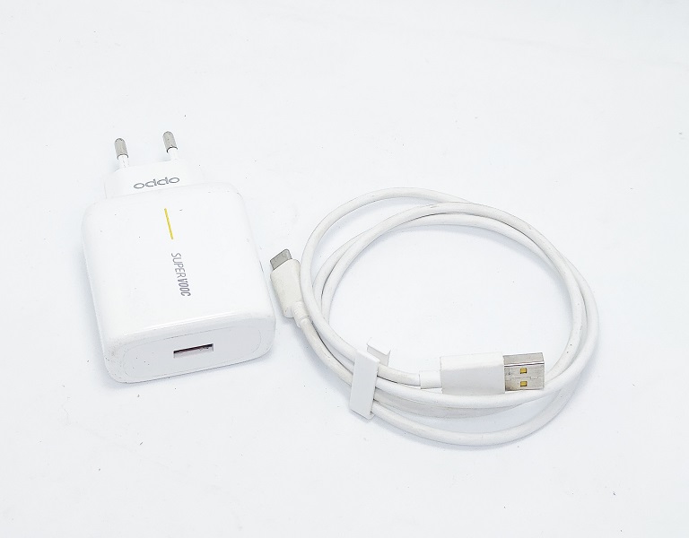 Oppo 65W প্রিমিয়াম টাইপ-বি (ফাস্ট চার্জিং) স্মার্ট চার্জার