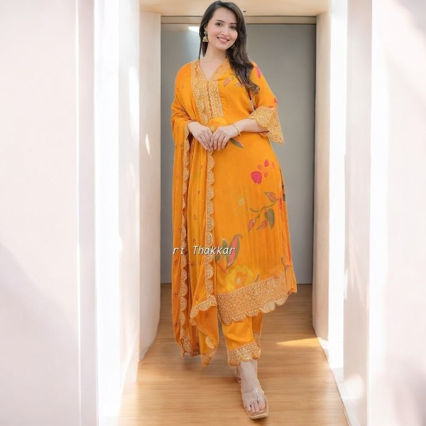 Ready Made Nayra Three Piece Set