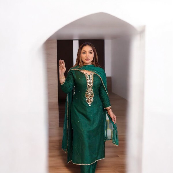 New Collection Three Piece Outfit!